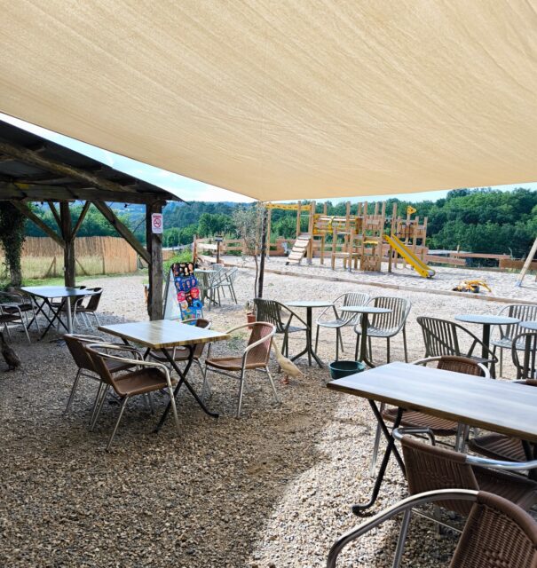 Vous nous l'avez demandé, nous le faisons ! 👌Vous êtes nombreux à nous avoir sollicité pour venir manger au snack du PAPP le midi sans forcément vouloir profiter d'une visite du parc et donc sans régler le billet d'entrée . 🍽️💸Chaque mercredi de ce mois de Juin, le snack du PAPP sera donc ouvert à tous de 12h à 14h30; sans payer de billet d'accès. Sans accès au reste du site évidemment. ⚠️⛔La billetterie reste ouverte pour les visites classiques comme d'habitude.🏕️🌳💚